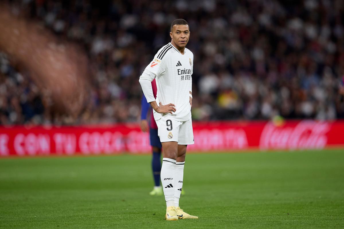 雷迪克：斯玛特是每日观察状态，希望能出战NBA杯1／4决赛