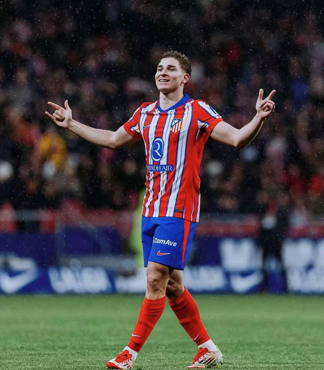 记者：纽卡要求谢什科48小时内答复，不打算拖到本周后半段