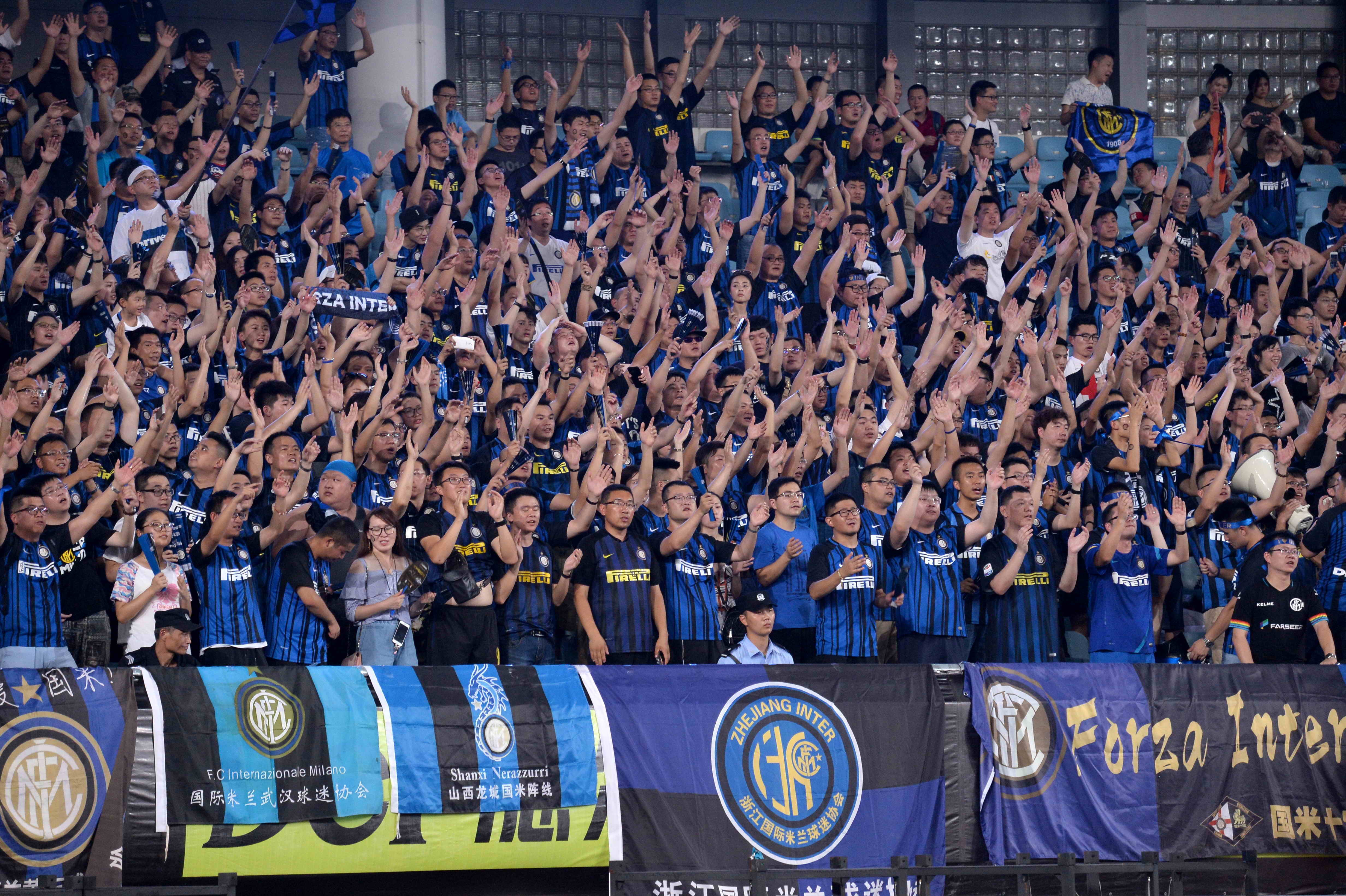 妻子祝贺塞鸟：无比骄傲，你就像一道光照亮了我们全家的生活