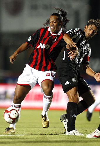 经纪人：我的话完全被断章取义了；孔蒂就像洛博特卡的父亲