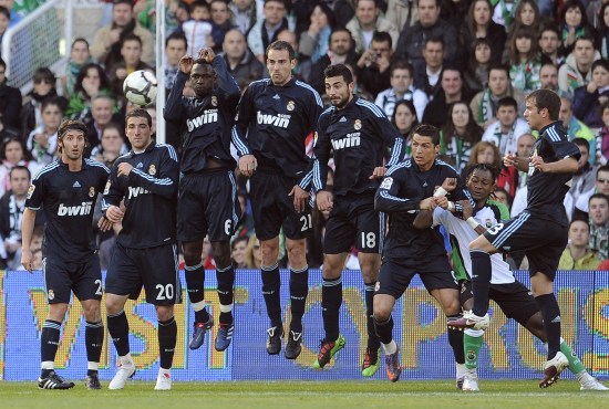 萨哈：博学的亨利未来有机会执教枪手；高兴看到曼联热身状态