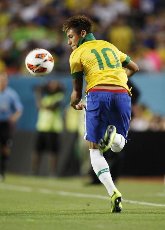 火爆德比，费内巴切vs加拉塔萨雷赛前双方球员就开始发生冲突